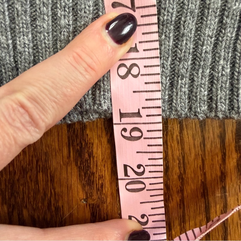 THML Gray Cropped Sheep Long Sleeved Sweater Size XS - Picture 7 of 7